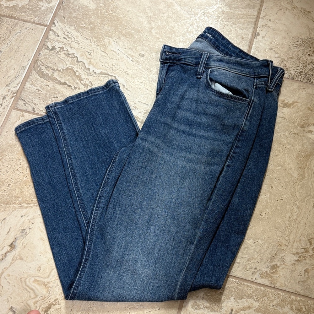 Women’s high rise straight jean